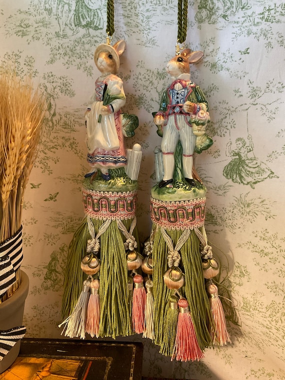 Old World Rabbit Salt Shaker Tassels (set of 2) - Etsy