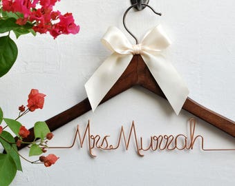 Personalized Wedding dress hanger, Bride hanger,Mrs hanger, Bridal Shower Gift,Personalized Bride Hanger,Personalized Custom Wedding Hanger,