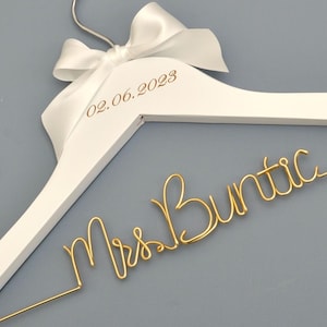 Personalisierte Hochzeit Kleiderbügel, Brautparty Geschenke, Braut Kleiderbügel, Brautjungfer Kleiderbügel, benutzerdefinierte Geschenke