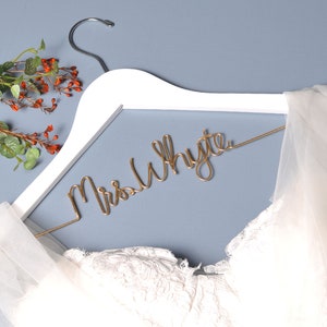 Bride hanger,Personalized Wedding dress hanger,Mrs hanger, Bridal Shower Gift,Personalized Bride Hanger,Personalized Custom Wedding Hanger,