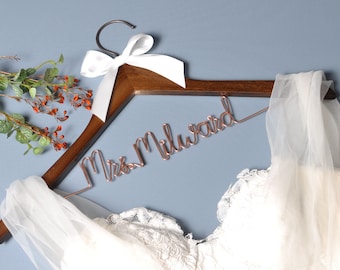 Personalized Wedding dress hanger, Bride hanger,Mrs hanger, Bridal Shower Gift,Personalized Bride Hanger,Personalized Custom Wedding Hanger,