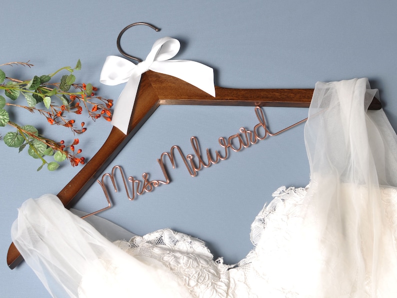 Personalized Wedding dress hanger, Bride hanger,Mrs hanger, Bridal Shower Gift,Personalized Bride Hanger,Personalized Custom Wedding Hanger, 