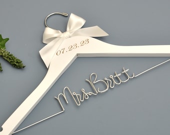 Wedding Gift,Bride gift,Personalized Wedding Hangers,Bridesmaid hanger,shower gifts custom made wedding Hangers,Bridal Hanger