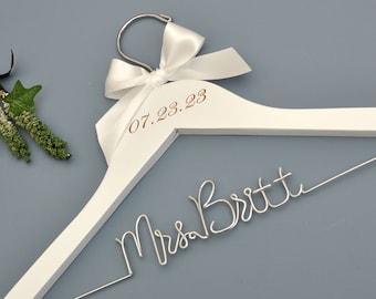 Wedding party gifts，Bridal Hanger, Wedding Name Hanger, Personalized Hanger, Wedding Custom Hanger, Dress Hanger. Wedding Gifts