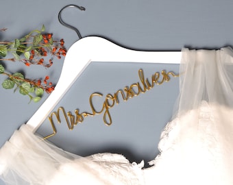 Wedding Gift,Bride gift,Personalized Wedding Hangers,Name Hanger,shower gifts custom made wedding Hangers,Bridal Hanger