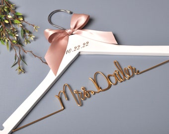 Wedding Gift,Bride gift,Personalized Wedding Hangers,Bridesmaid hanger,shower gifts custom made wedding Hangers,Bridal Hanger