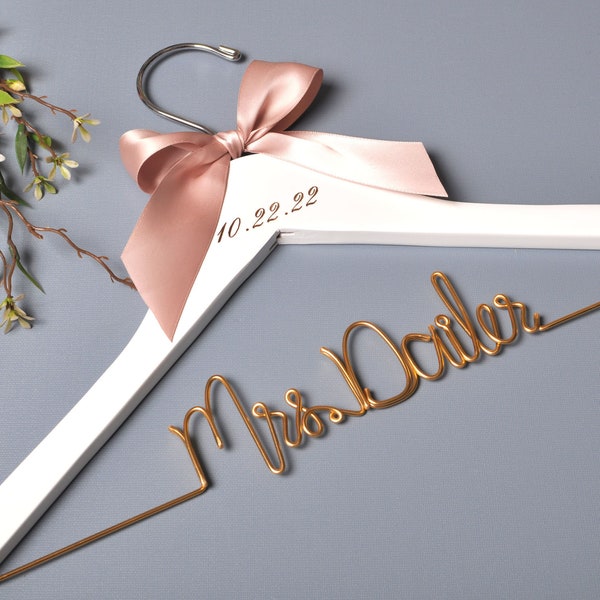 Wedding Gift,Bride gift,Personalized Wedding Hangers,Bridesmaid hanger,shower gifts custom made wedding Hangers,Bridal Hanger