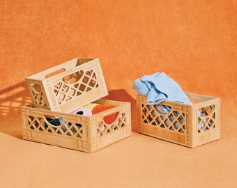 The Collector Browser - Wooden Milk Crate