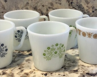 Vintage Pyrex Mugs, set of 5 Mugs, 2 Blue Daisy Pattern, 2 Green Daisy Pattern, 1 Gold Butterfly Pattern