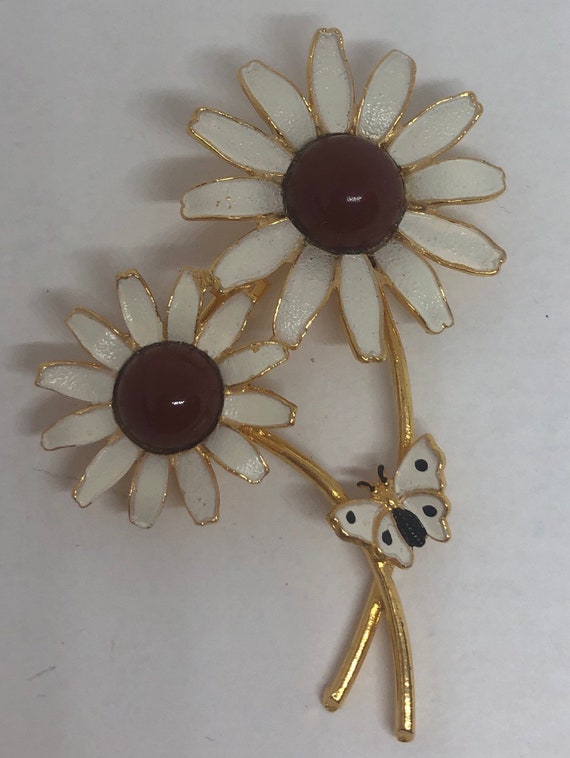 Vintage flower pin with butterfly, Vintage Brooch… - image 1