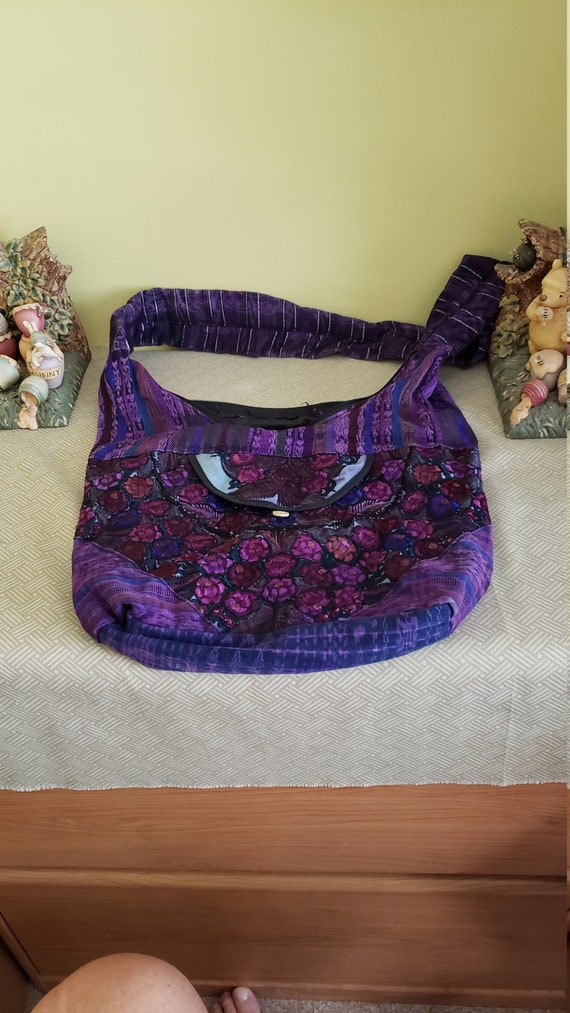 Vibrant Boho-chic Zippered Shoulder Bag