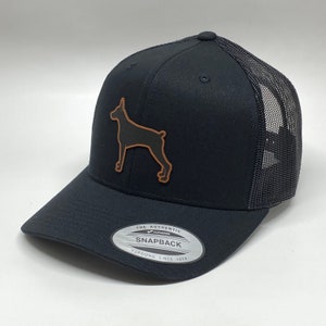 Gorra de dóberman pinscher - Gorra de raza de perro - Gorra de perro grabada con láser - Mamá dóberman - Papá dóberman - Regalo para amantes de los perros - Gorra de béisbol - Gorra snapback