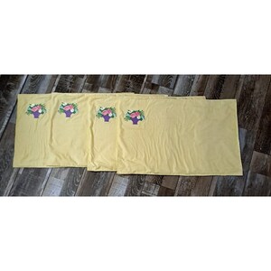 Placemats Reversible Yellow Spring Set Of 4 Flower Basket Polka Dot 20x13