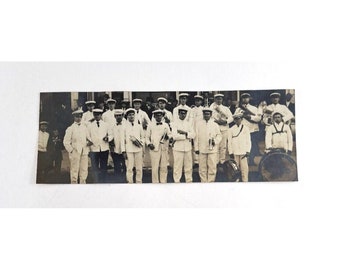 Antieke ansichtkaart met echte foto RPPC Kruxo Marching Band Escanaba MI 9.5x3.5 jaren 1900