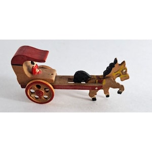 Vintage Holzspielzeug Pferdewagen Kutsche W Lady Japan Bewegliche Räder 3,5 "
