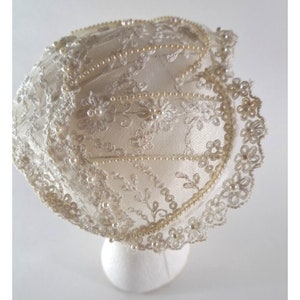 Vintage Bonnet de mariage pour femme, bonnet en maille blanche, fausses perles image 3