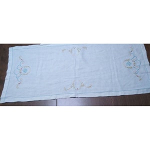 Vintage Linen Table Runner 31 X 13 White Embroidered Floral Victorian Farmhouse