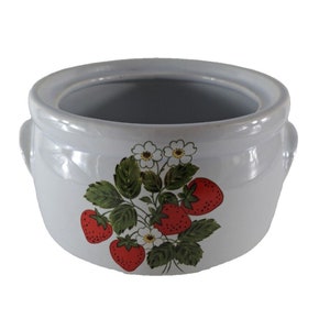 Vintage McCoy Strawberry Bean Pot Crock Country Bowl Light Blue 1421 No Lid