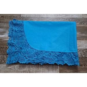 Vintage Tablecloth Rectangular Blue Lace Edge Mid Century Cottage Country 70x50