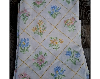 Vintage Flat Twin Sheet Cross Stitch Floral Quilt Pattern Farmhouse JC Penney