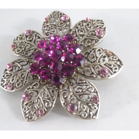Vintage Brooch Pin Flower Hot Pink Rhinestone Clu… - image 3