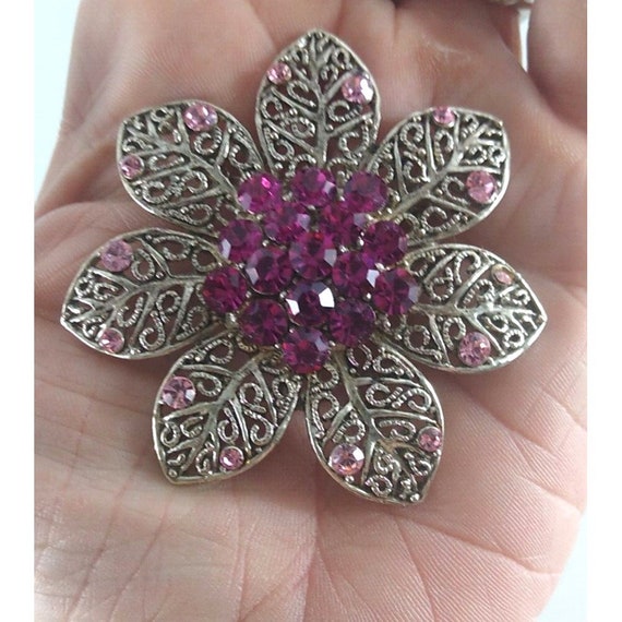 Vintage Brooch Pin Flower Hot Pink Rhinestone Clu… - image 4