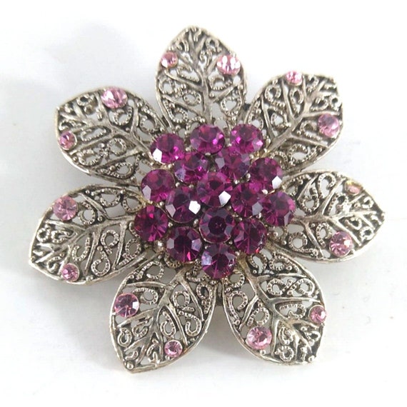 Vintage Brooch Pin Flower Hot Pink Rhinestone Clu… - image 1