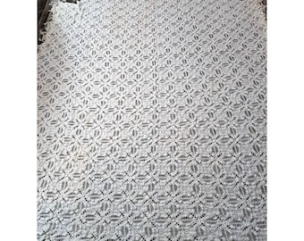 Virkat överkast i queen size, vitt, handgjort, bondgårdsstil