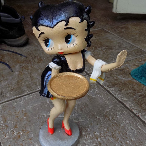 Grande décoration sur pied BETTY BOOP en fonte peinte à la main.