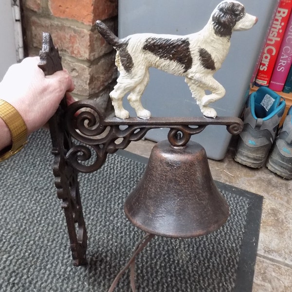 Hand painted Cast Iron " Superb Decorative Heavy SPRINGER SPANIEL Dog Themed Wall Mounting Bell "