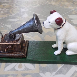 HMV His Masters Voice RCA Nipper Dog and Gramophone Cast Iron Ornament
