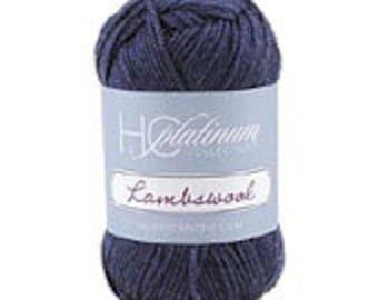May include: A skein of dark blue Lambswool yarn by Holst Garn.
