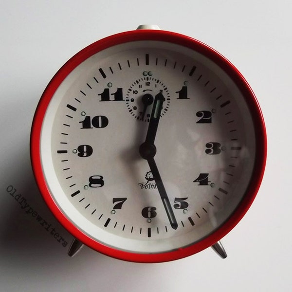 Poltik - red & white vintage alarm clock - simple, white, red clock