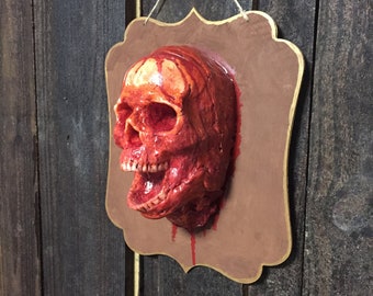 Screaming Bloody Skull Plaque , severed Zombie Head , foam prop Haunt Horror Halloween