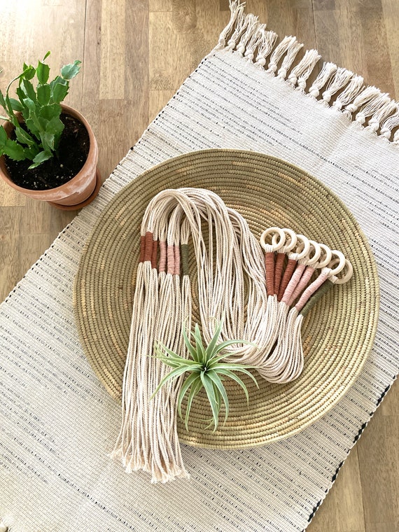 Minimalist Macrame Hanging Planter // Dainty Color Block Planter - Etsy  Israel