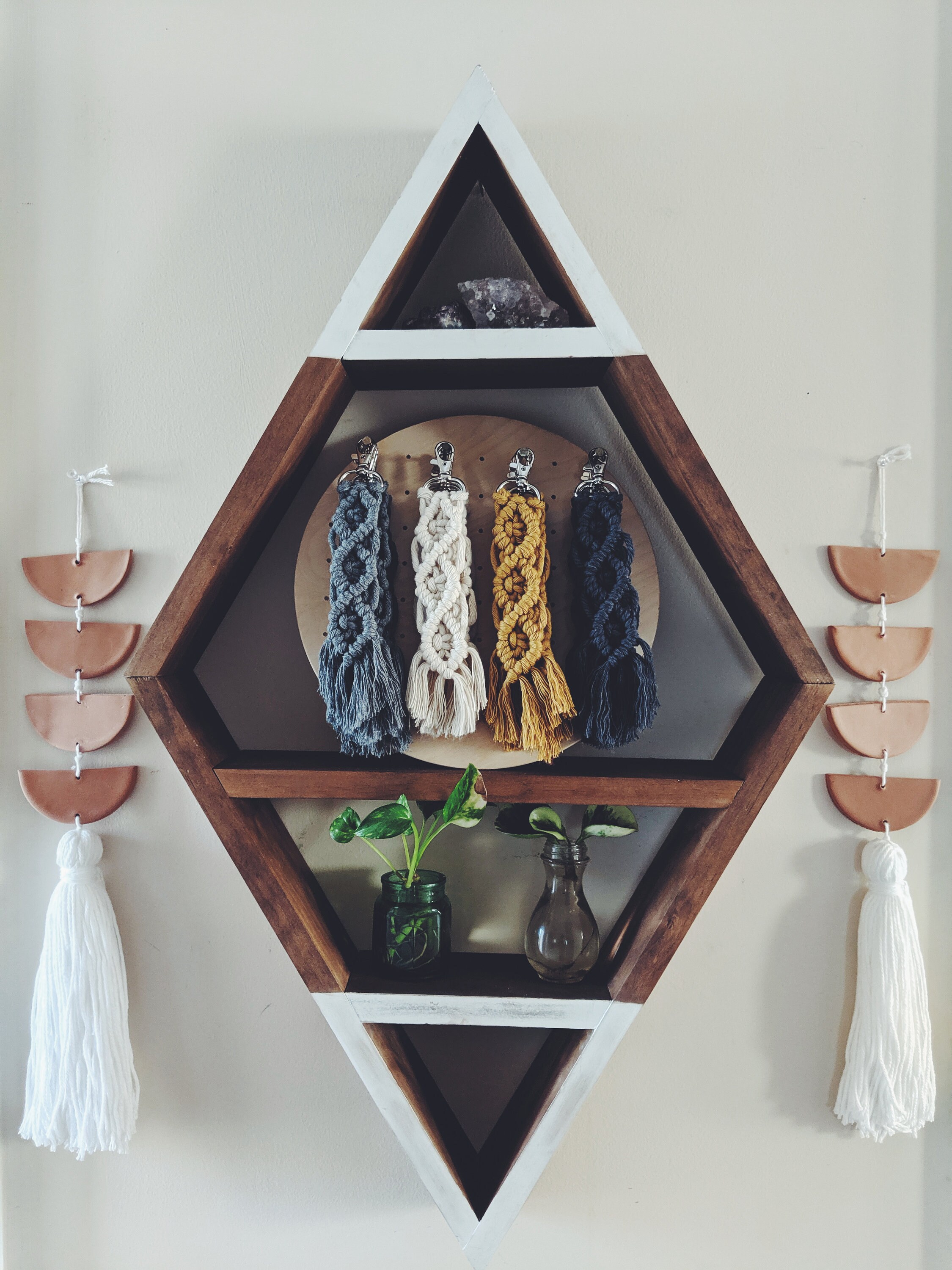 Macrame Fringe Key Finder // Macrame Key Chains // Key Clips