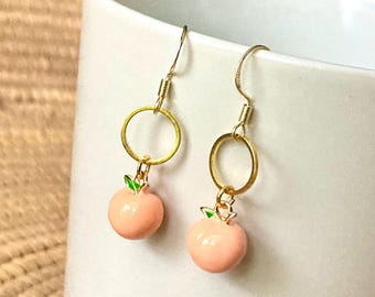 Peachy Keen Earrings // Fruit Earrings // Vintage Vibe Peach Earrings //