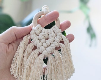 Feathery Macrame Oil Diffuser // Essential Oil Car Diffuser //