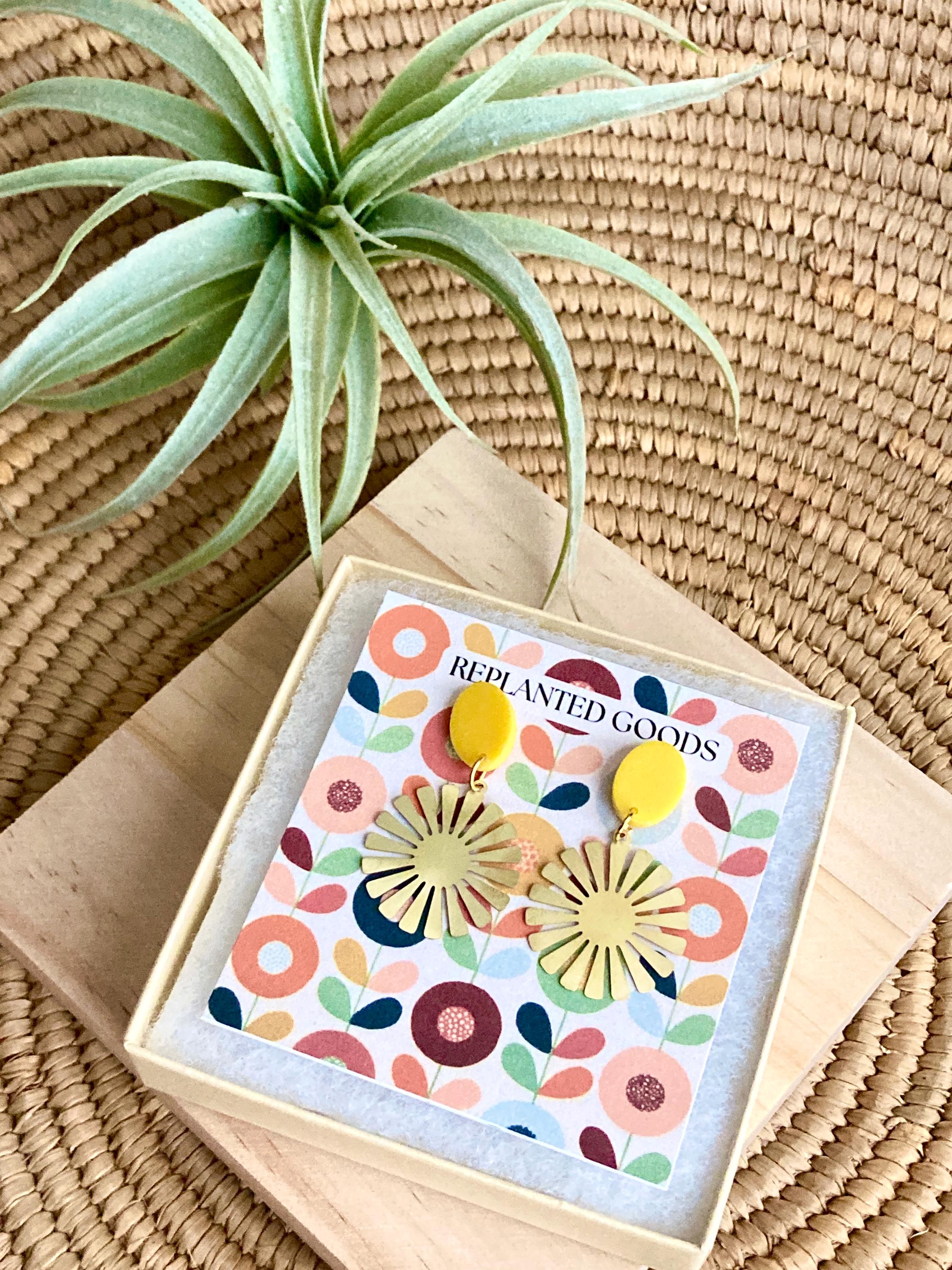 Lemon Drop Sunshine Earrings // Brass Daisy Flowers // Vintage Vibe Collection