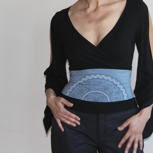Vintage Castro Trend slit sleeves blouse, wrap shirt bell sleeves, black wrap top pattern in light blue, viscose knit blouse, Size 3 - 38