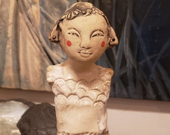 Sculpture en céramique terre grès blanc émaillé jeune fille geisha fleur oeuvre unique fait main