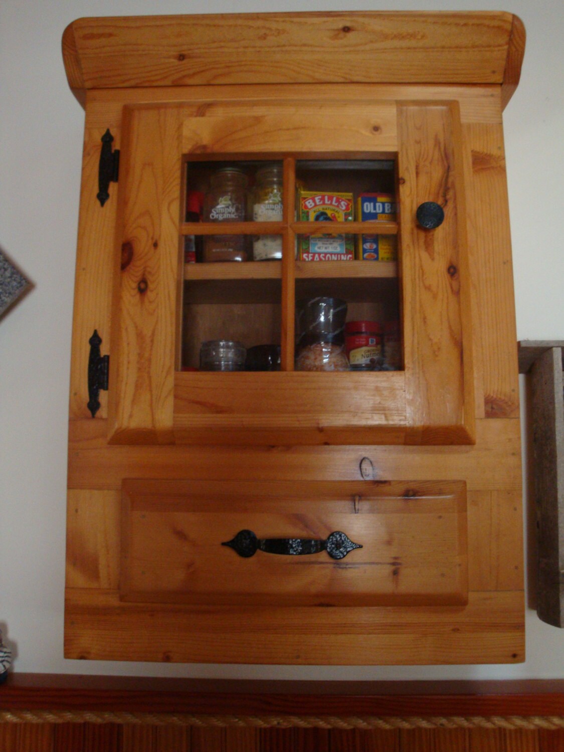 How To Mount A Hutch On The Wall HomeSteady atelieryuwa.ciao.jp