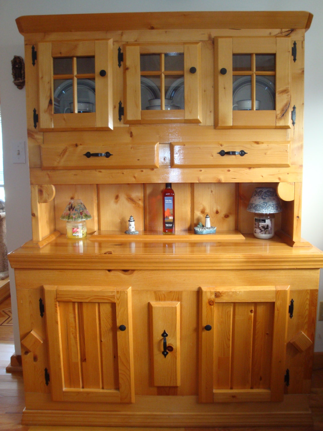 Solid Knotty Pine Country Style Hutch, image size:1125x1500