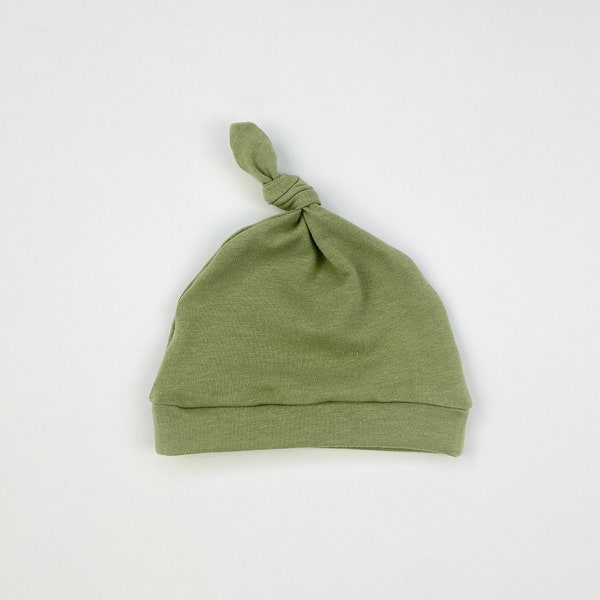 Sage Green Knotted Baby Hat.  Handmade Green Baby Hat. Unisex Baby Gift. Green Baby Hat. Unisex Baby Gift. Made in the UK Baby Accessories