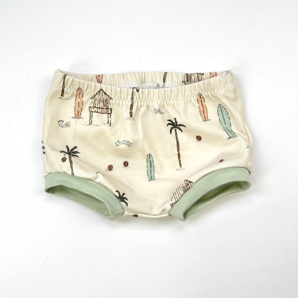Beach Bummie Shorts, Creme Baby und Kleinkind Shorts, Stretch Shorts, Handgemachte Kinder Shorts, Made in the UK, Bio-Kinderkleidung,