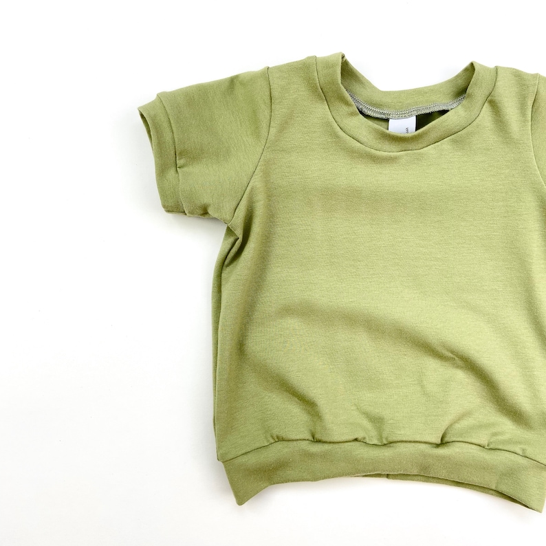 Salbei grün Kurzarm Baby T-shirt. Handgemachte T-shirt für Baby. Grüne Kleinkind Baby T-shirt. Weiche grüne Unisex T-shirt. Bild 5