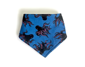 Octopus Blue Baby Bib. Unisex Bandana Bib in Octopi Print. Super Soft Teething Bib. Drool Bib. Unisex Bib. Fleece and Cotton Baby Bib.