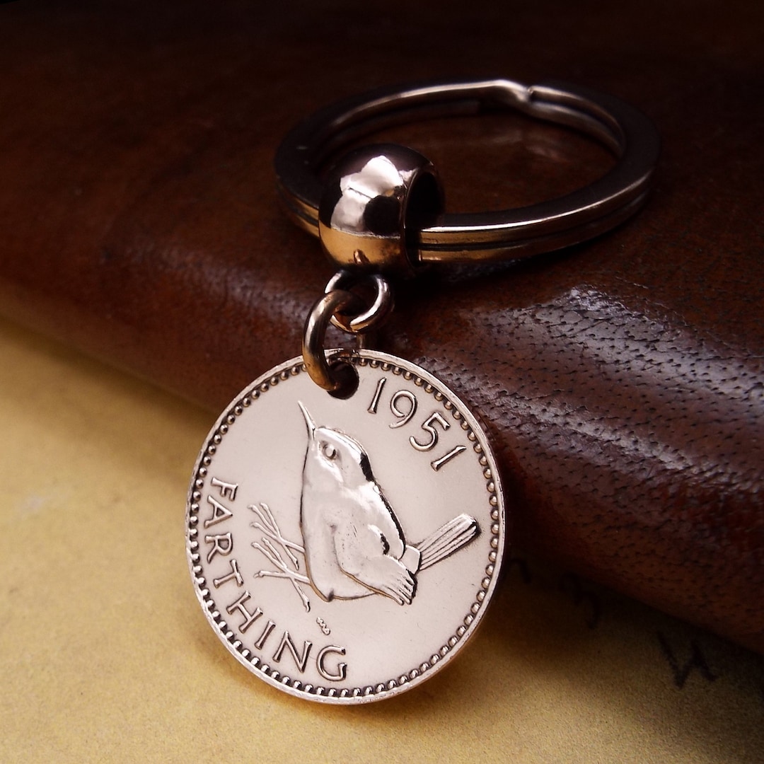 COIN KEYRING - BRITISH FARTHING KEY RING YOUR CHOICE OF YEAR - Foto 2