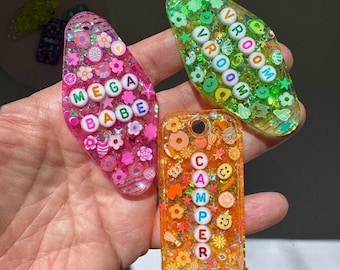 Retro Resin Keychains with Rainbow Letter Beads - Customizable Personalized Gifts