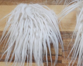 DIY witte krullende kabouterbaard van imitatiebont - voorgesneden benodigdheden